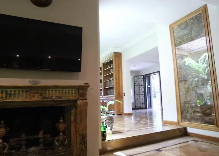 Candia House *